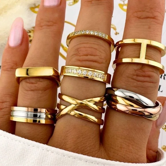 Tri-Color Interlocking Ring - Picture 2 of 2